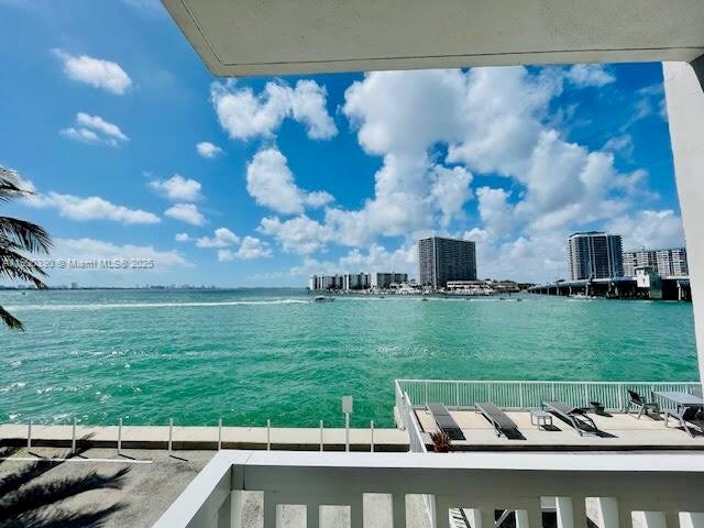 2016 Bay Dr 207