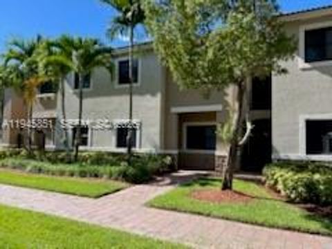 22501 SW 88th Pl 15-25 Cutler Bay FL 33190