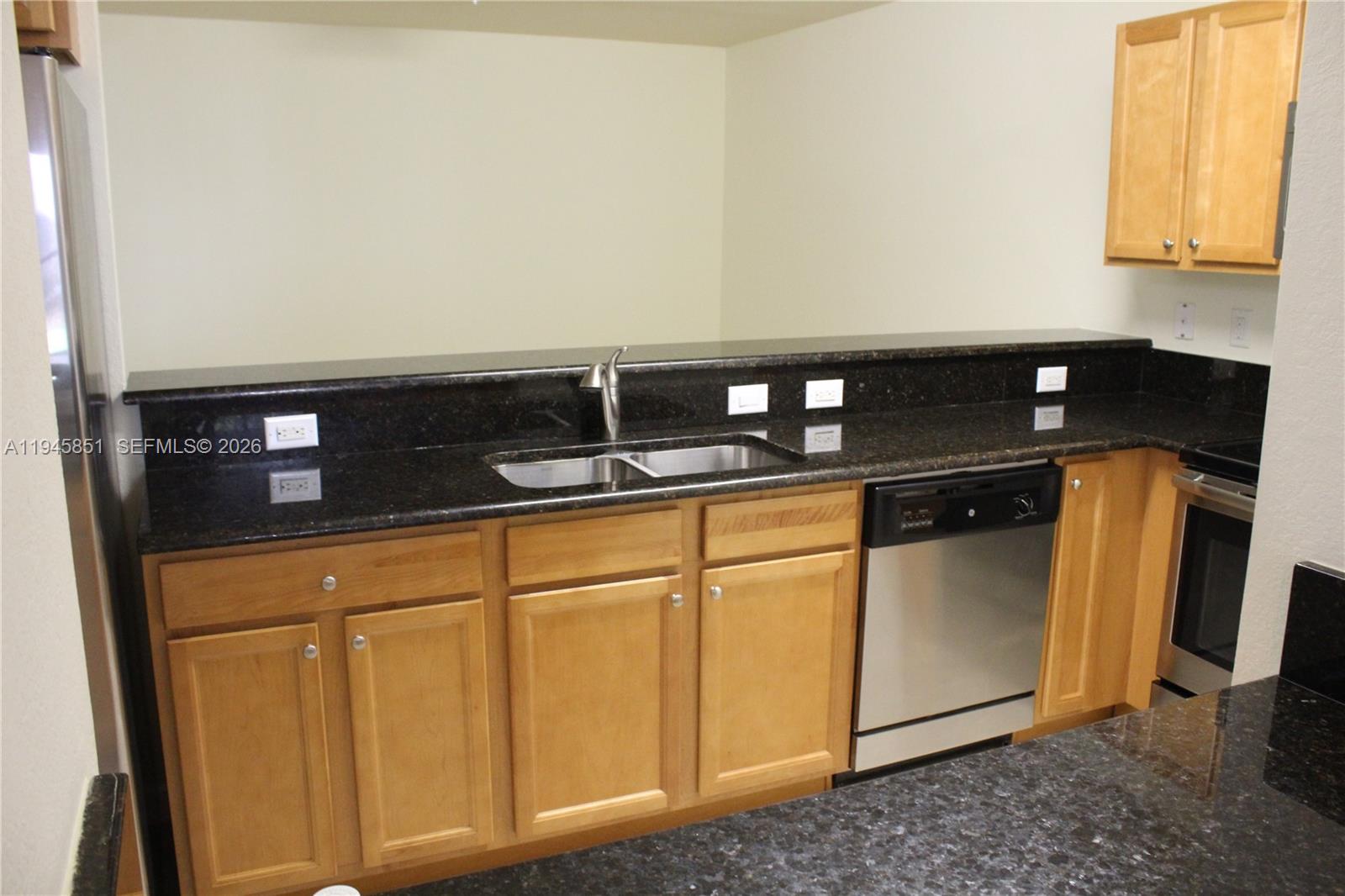 THE COURTS AT BAYSHORE I - Residential