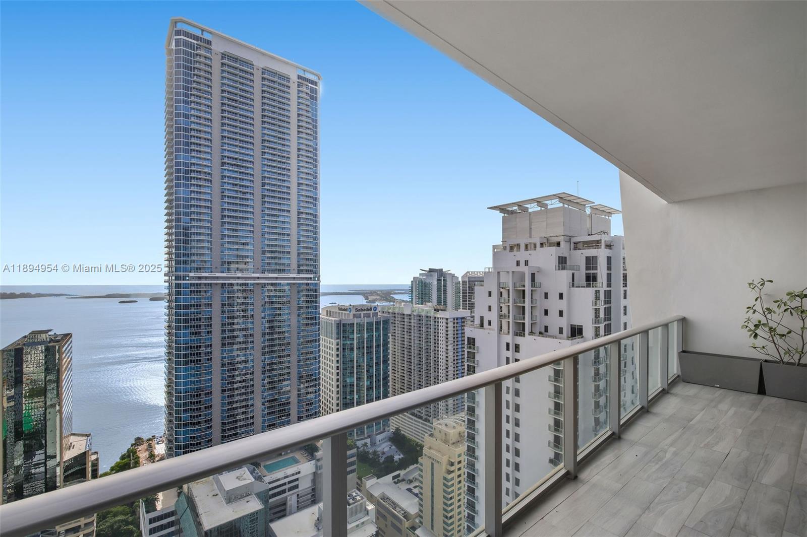 View photos, virtual tours, details... 1010 Brickell Ave 4704