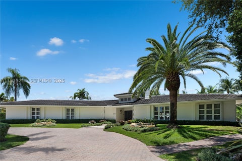 Photo of 435 Marquesa Dr, Coral Gables, FL 33156 (MLS # A11815214)