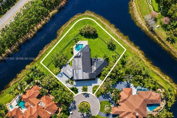 3560 PADDOCK RD, WESTON, FL 33331 - Image 0e7bf9b9cec1f978c15997acd97ad310/2749578882