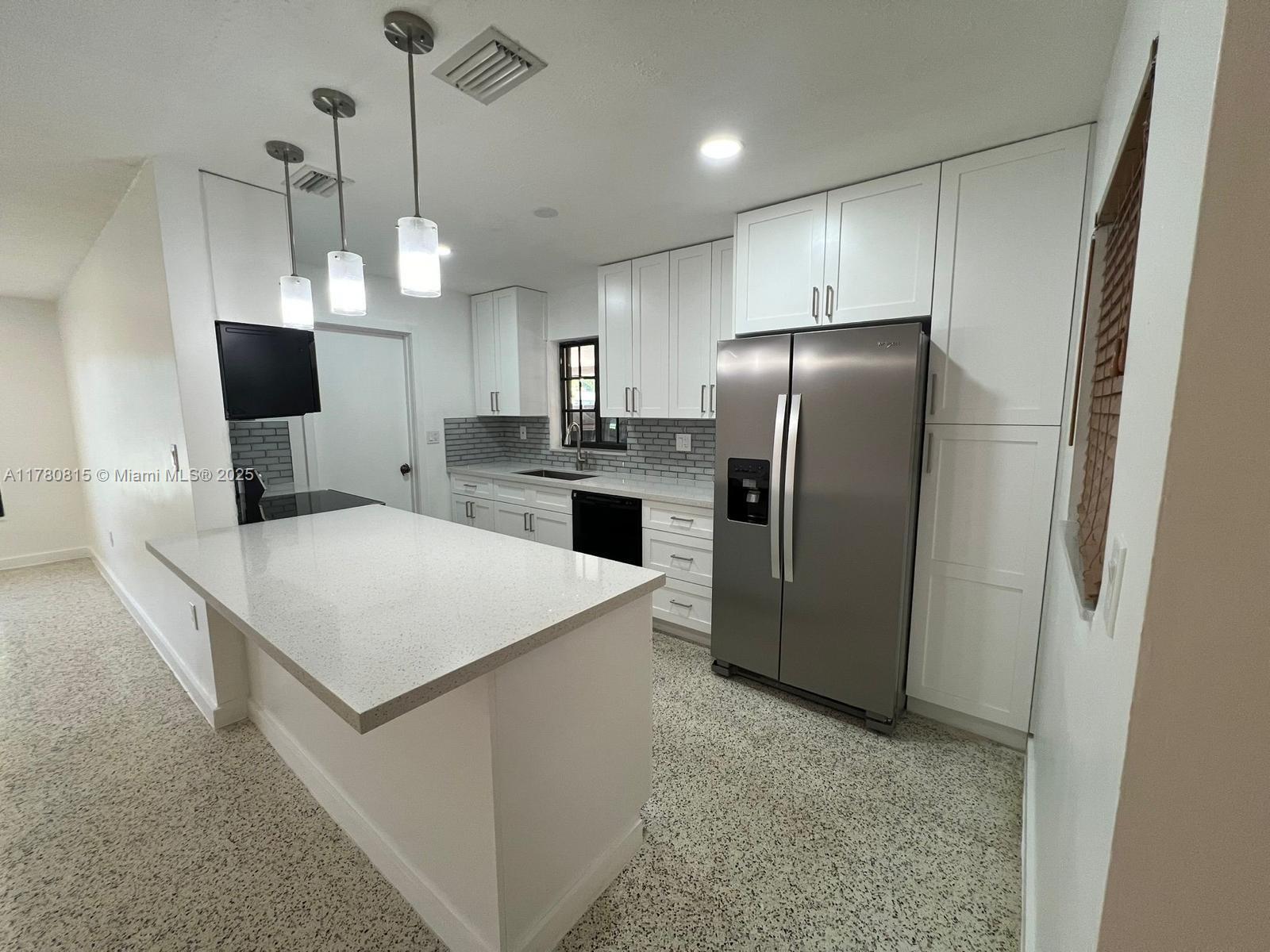 11959 Sw 39th Ter 1, Miami, Broward County, Florida - 3 Bedrooms  
2 Bathrooms - 