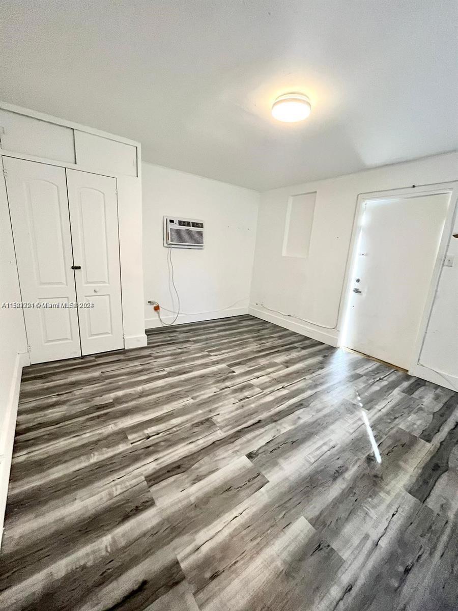 BEAUTIFUL STUDIO IN EXCELLENT AREA NEAR EVERYTHING !! 30 SECONDS FROM AVENTURA AND FEW MINUTES TO THE BEACH. CENTRALLY LOCATED BETWEEN FT. LAUDERDALE, SOUTH BEACH, AND DOWNTOWN MIAMI. EASY TO PREVIEW.