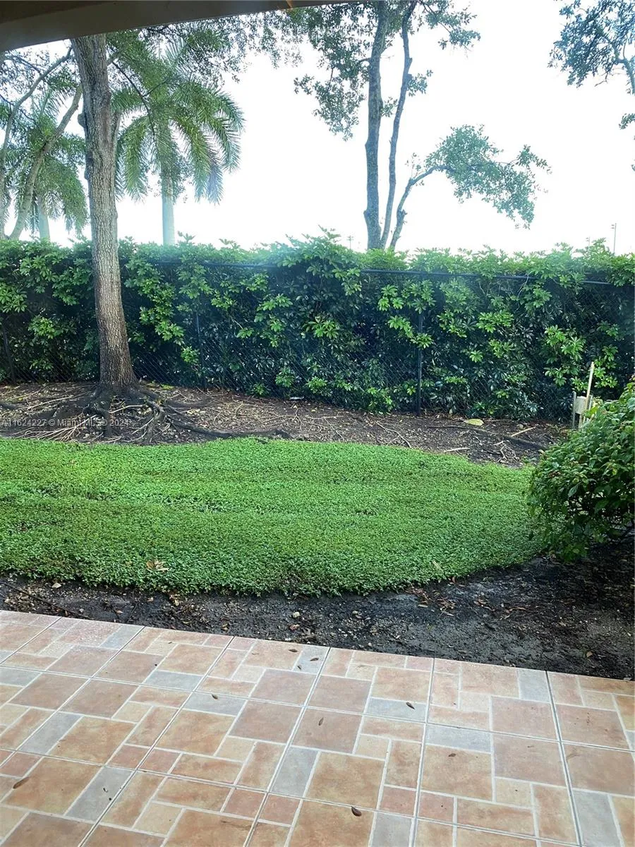 Weston, Florida 33332, United States, 4 Bedrooms Bedrooms, ,3 BathroomsBathrooms,Residential,Pending,52126