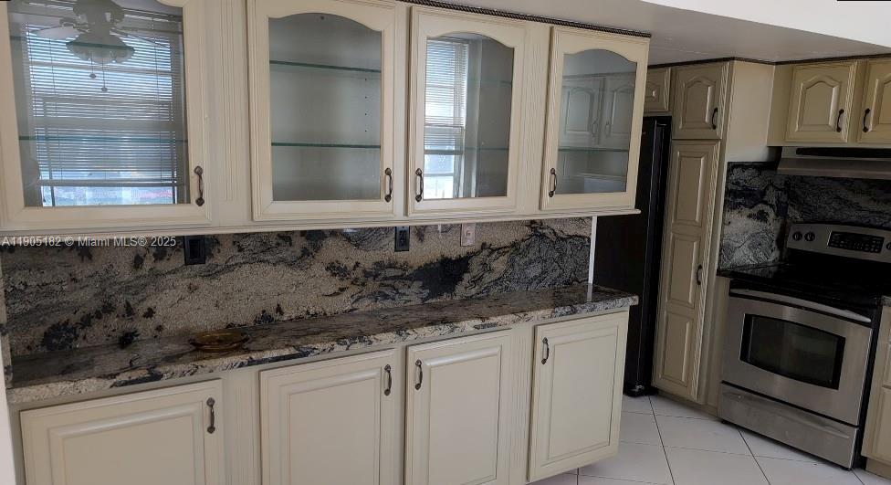 WINSTON TOWERS 100 CONDO - Residential