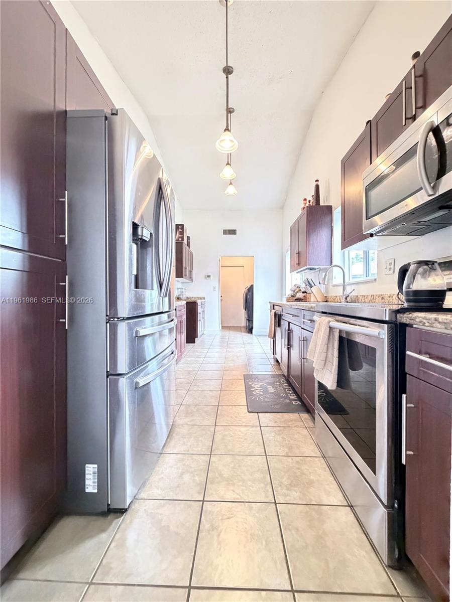 LAKEVIEW HOMES PHASE 1 - Residential