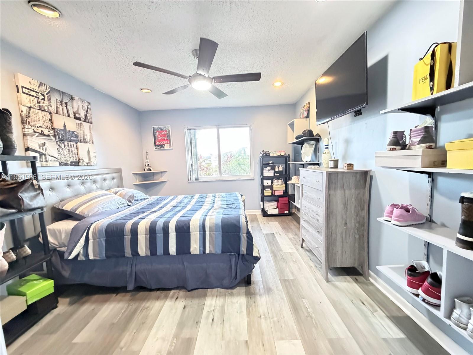 LAKEVIEW HOMES PHASE 1 - Residential