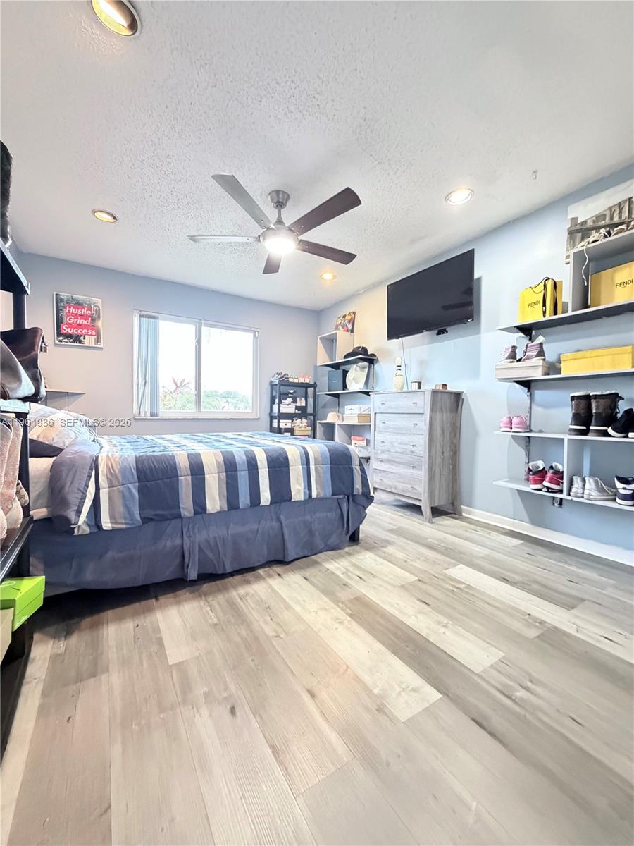 LAKEVIEW HOMES PHASE 1 - Residential