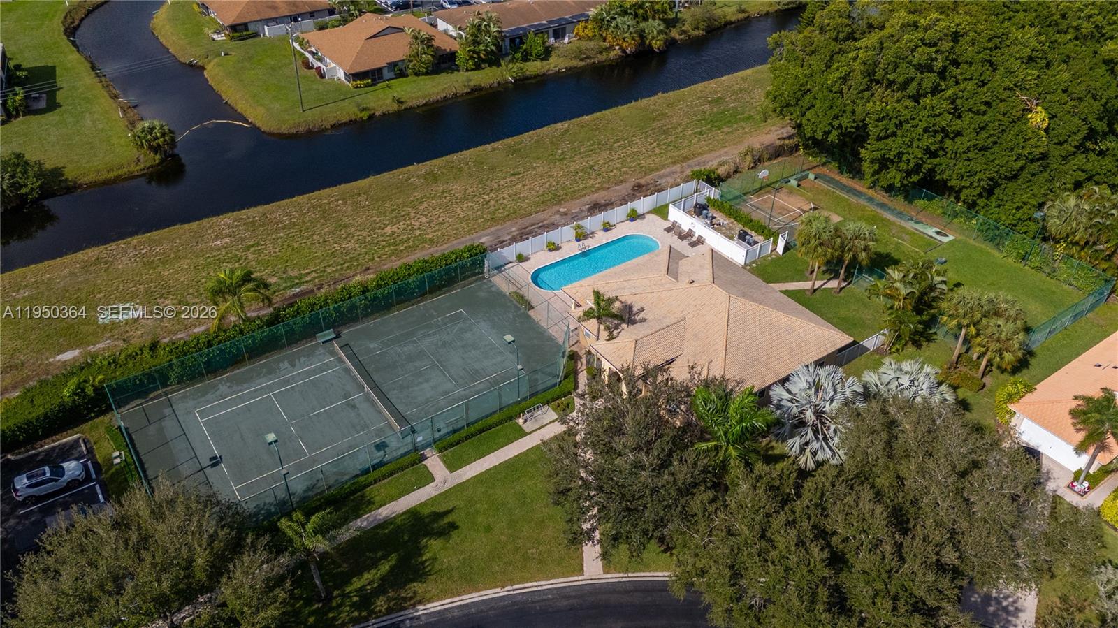 TROPICAL LAKES PH 2 - Residential