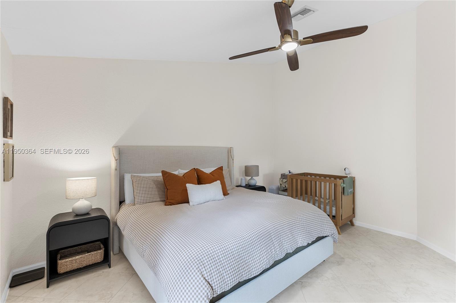 TROPICAL LAKES PH 2 - Residential