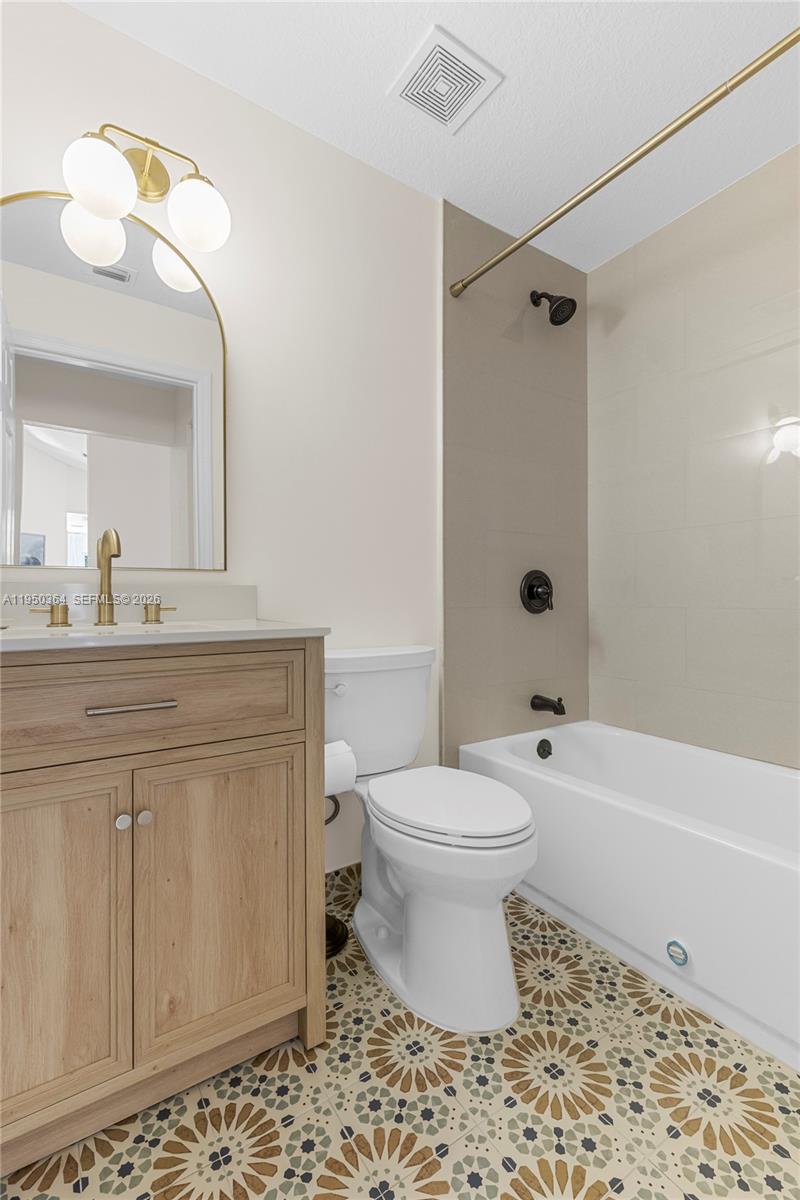 TROPICAL LAKES PH 2 - Residential