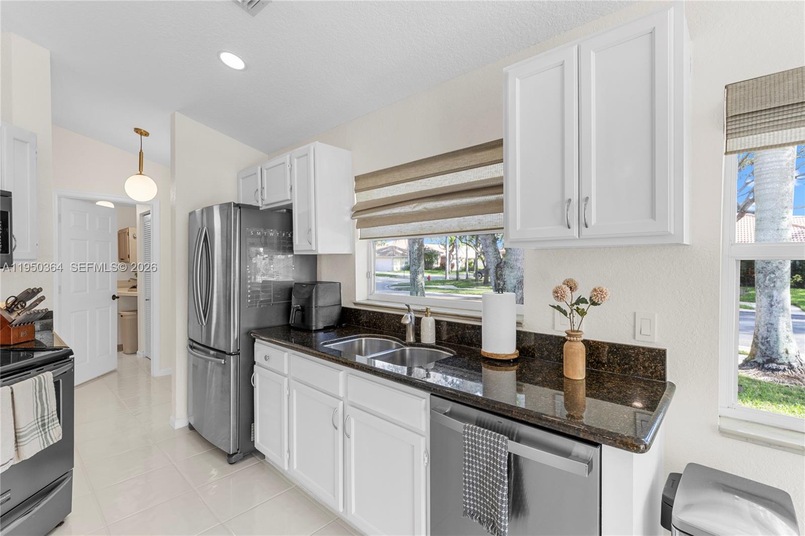 TROPICAL LAKES PH 2 - Residential