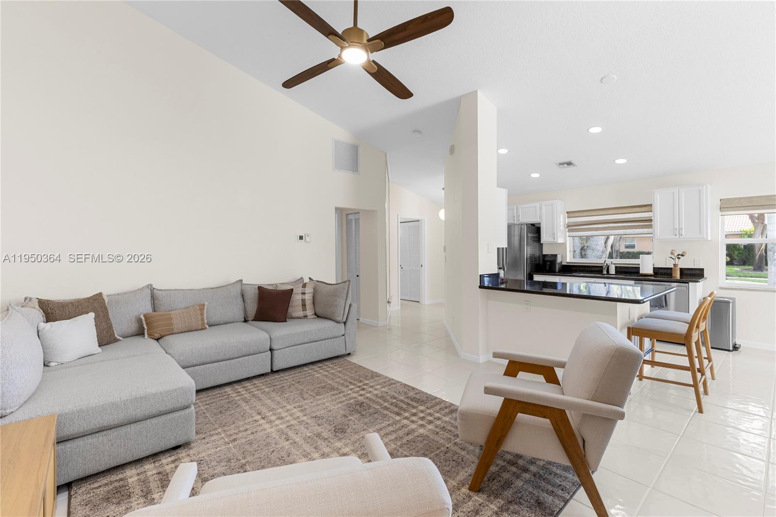 TROPICAL LAKES PH 2 - Residential