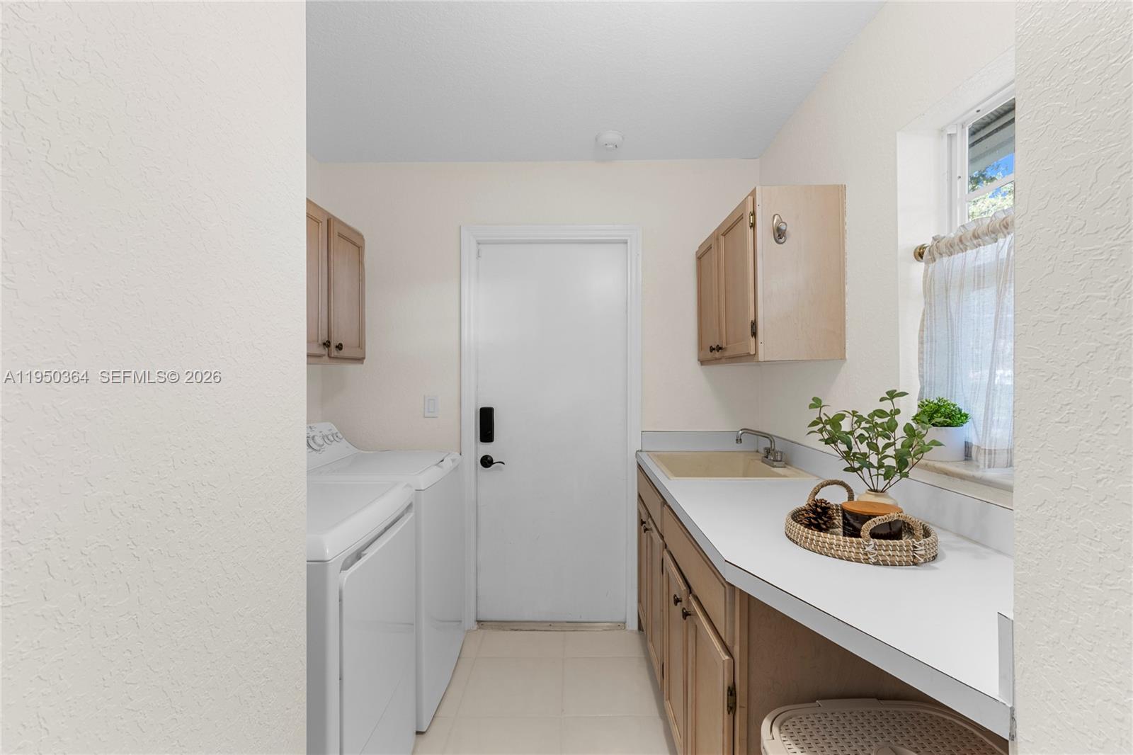 TROPICAL LAKES PH 2 - Residential