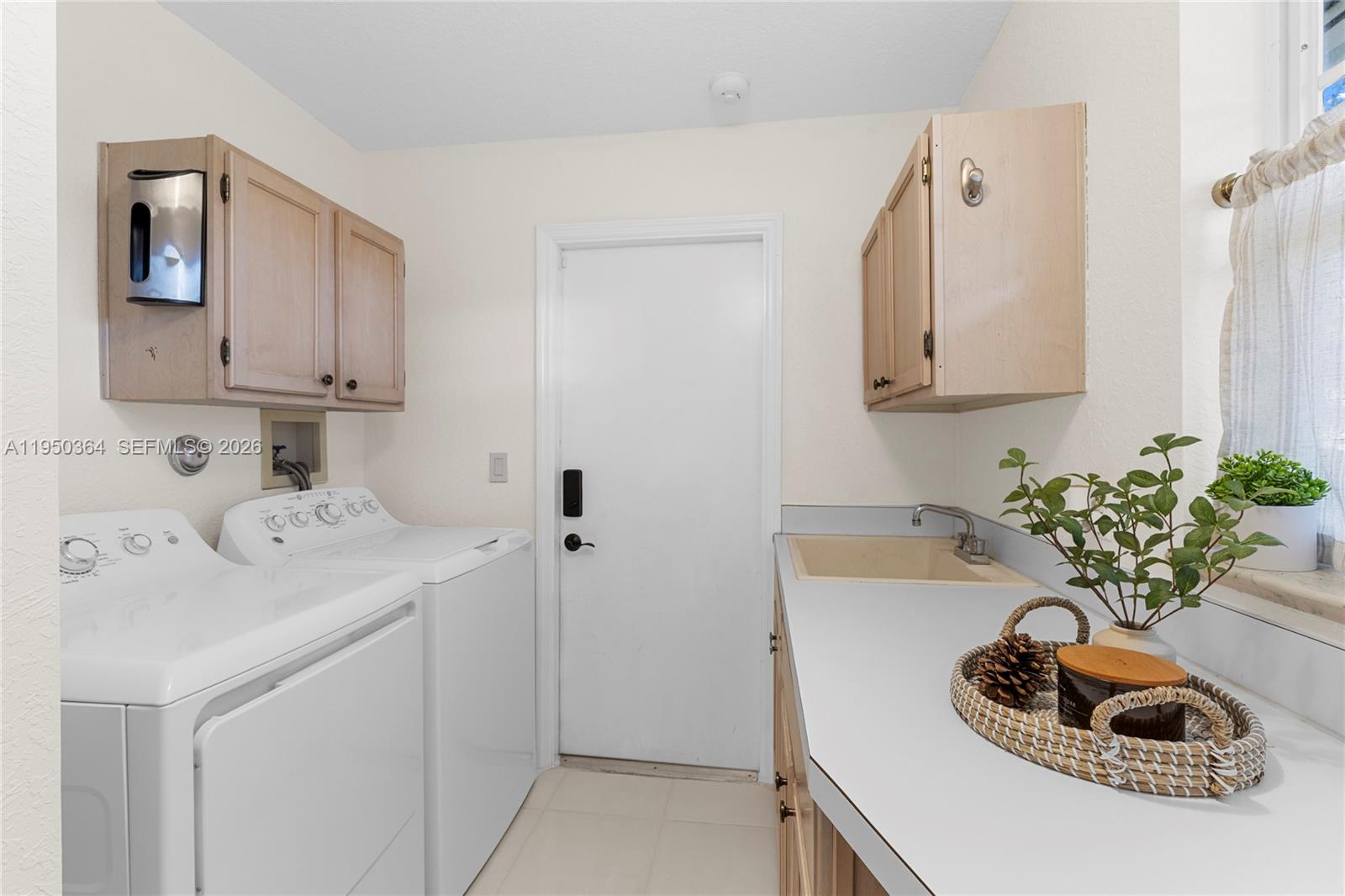 TROPICAL LAKES PH 2 - Residential