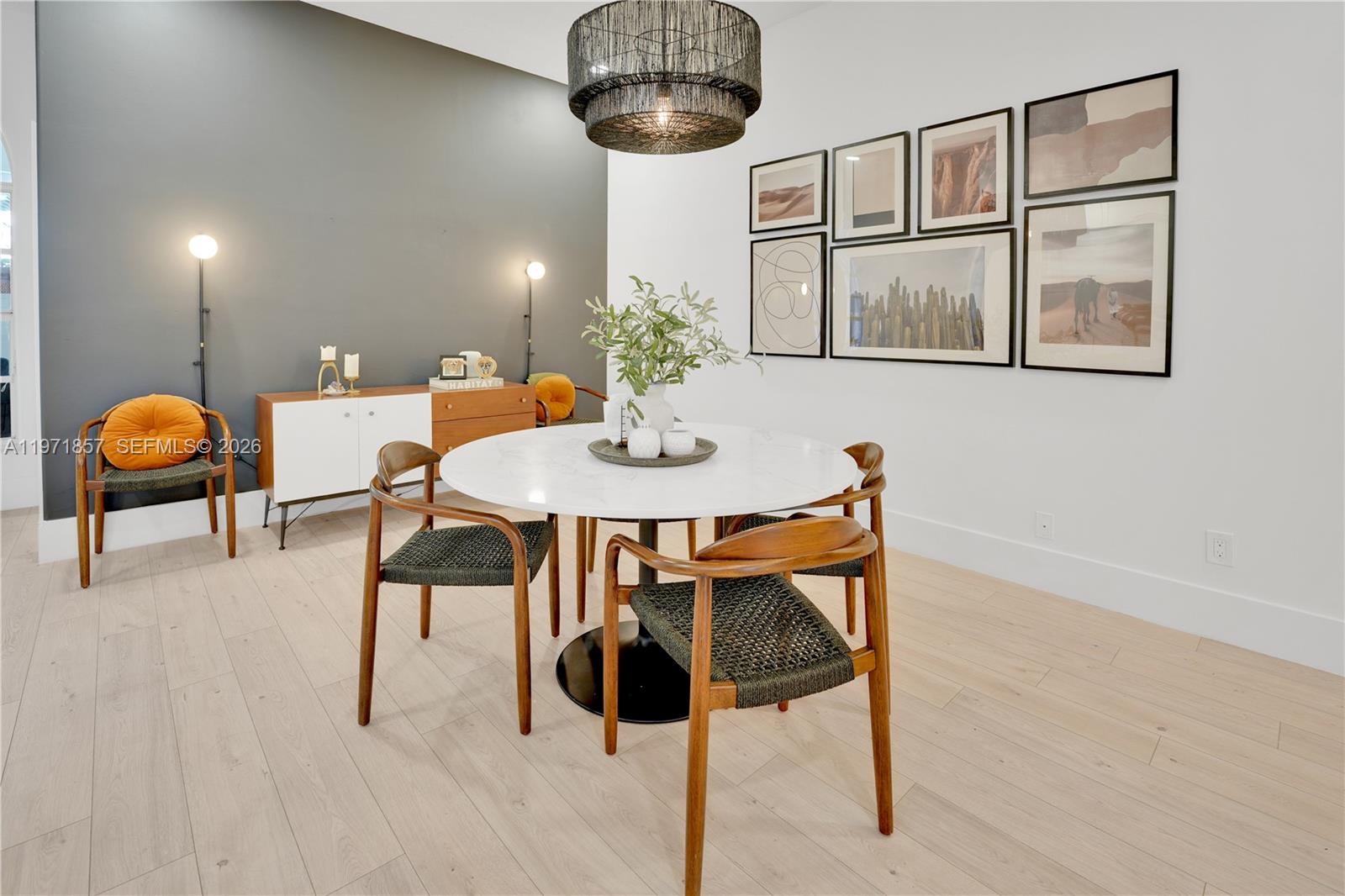 EMBASSY LAKES - Residential