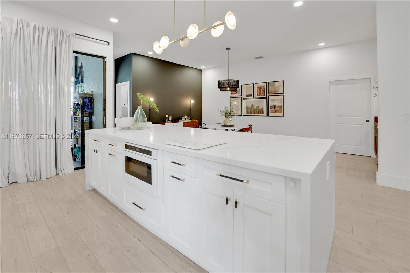 EMBASSY LAKES - Residential