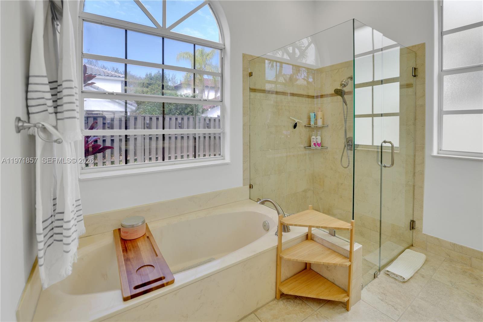 EMBASSY LAKES - Residential