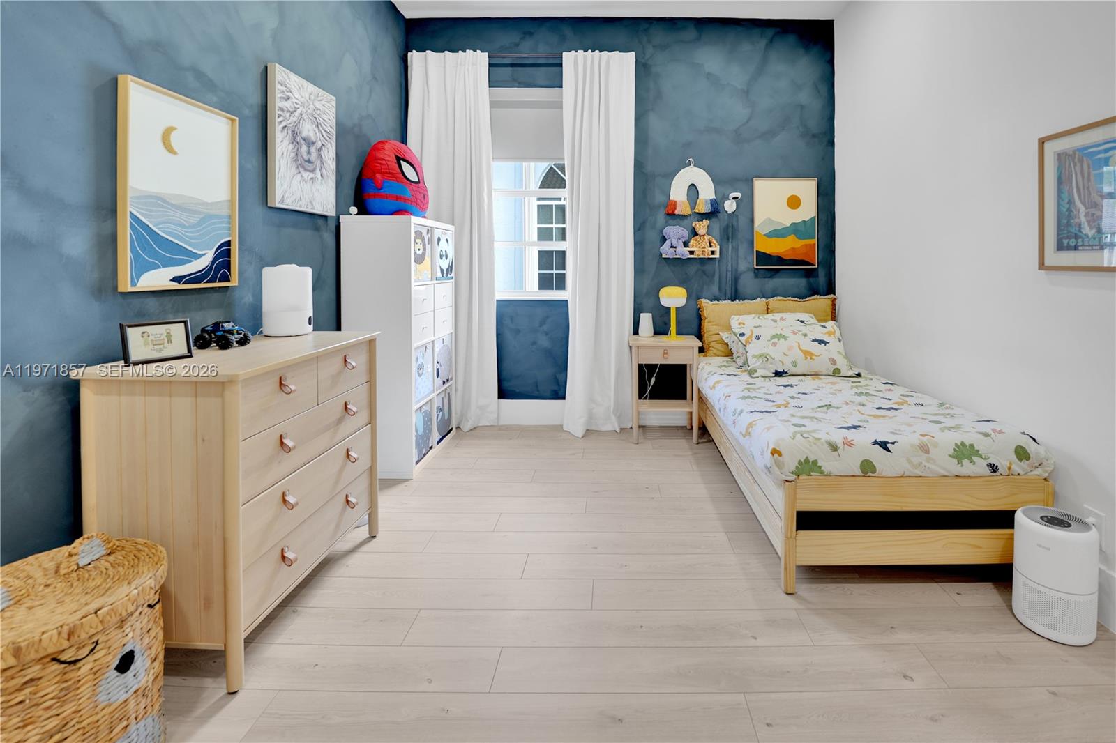 EMBASSY LAKES - Residential