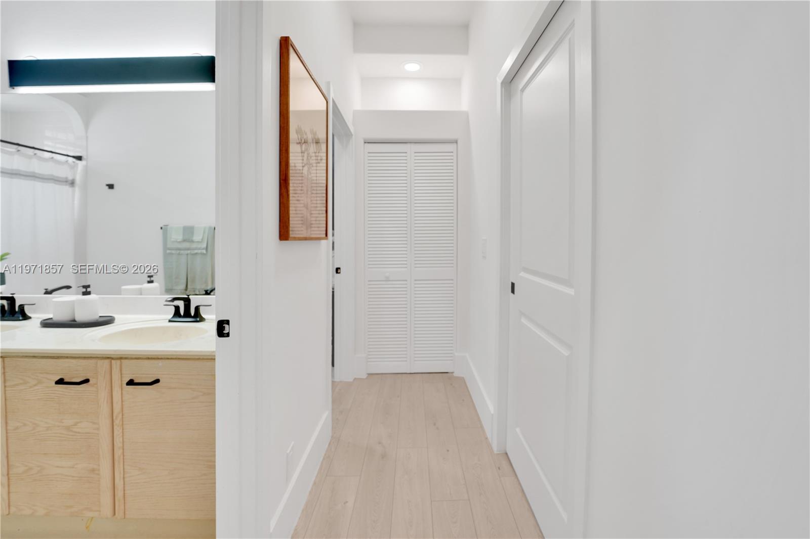 EMBASSY LAKES - Residential