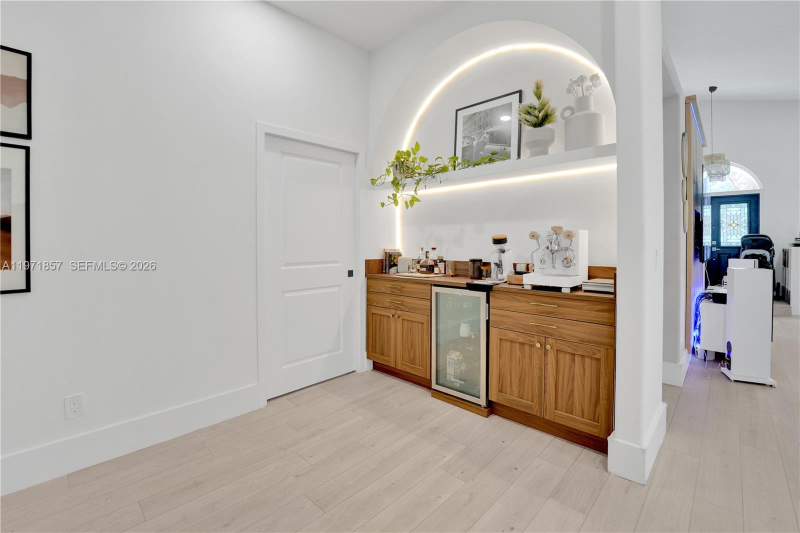 EMBASSY LAKES - Residential