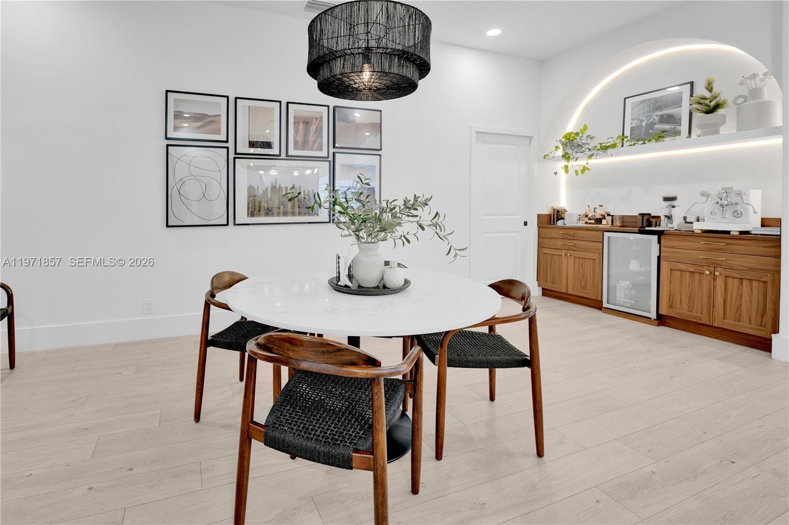 EMBASSY LAKES - Residential