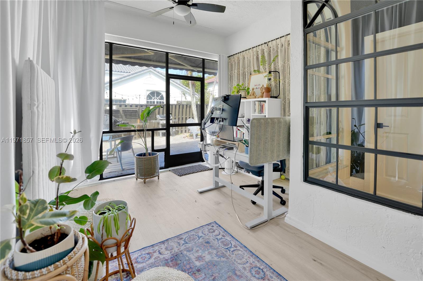 EMBASSY LAKES - Residential