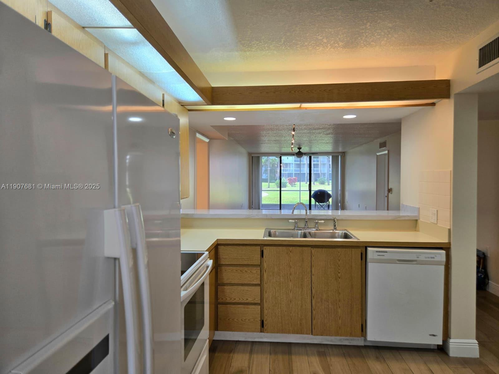 WHITEHALL VILLAGE - Residential Lease