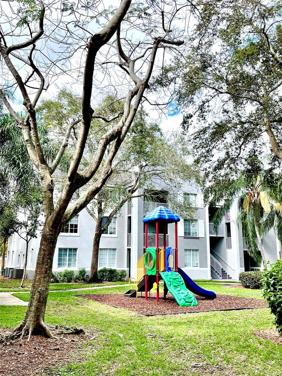 DEVONAIRE CONDO AT PEMBRO - Residential Lease