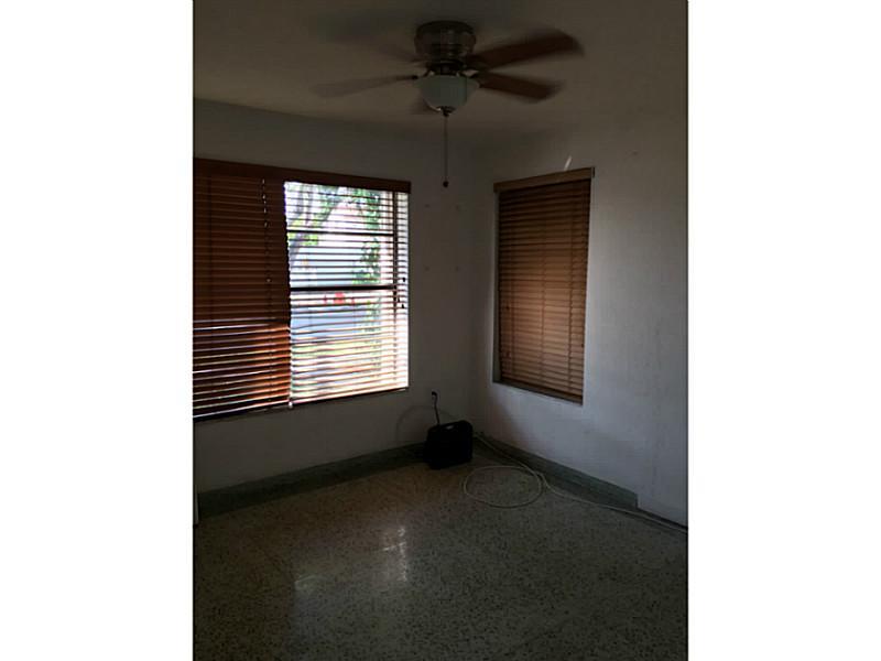 BRICKELL ESTS - Residential Lease