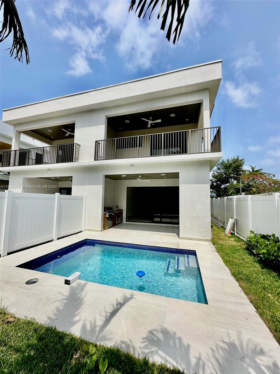 Property for Sale at 1209 Ne 11th Ave Ave 2, Fort Lauderdale, Broward County, Florida - Bedrooms: 3 
Bathrooms: 4  - $1,350,000