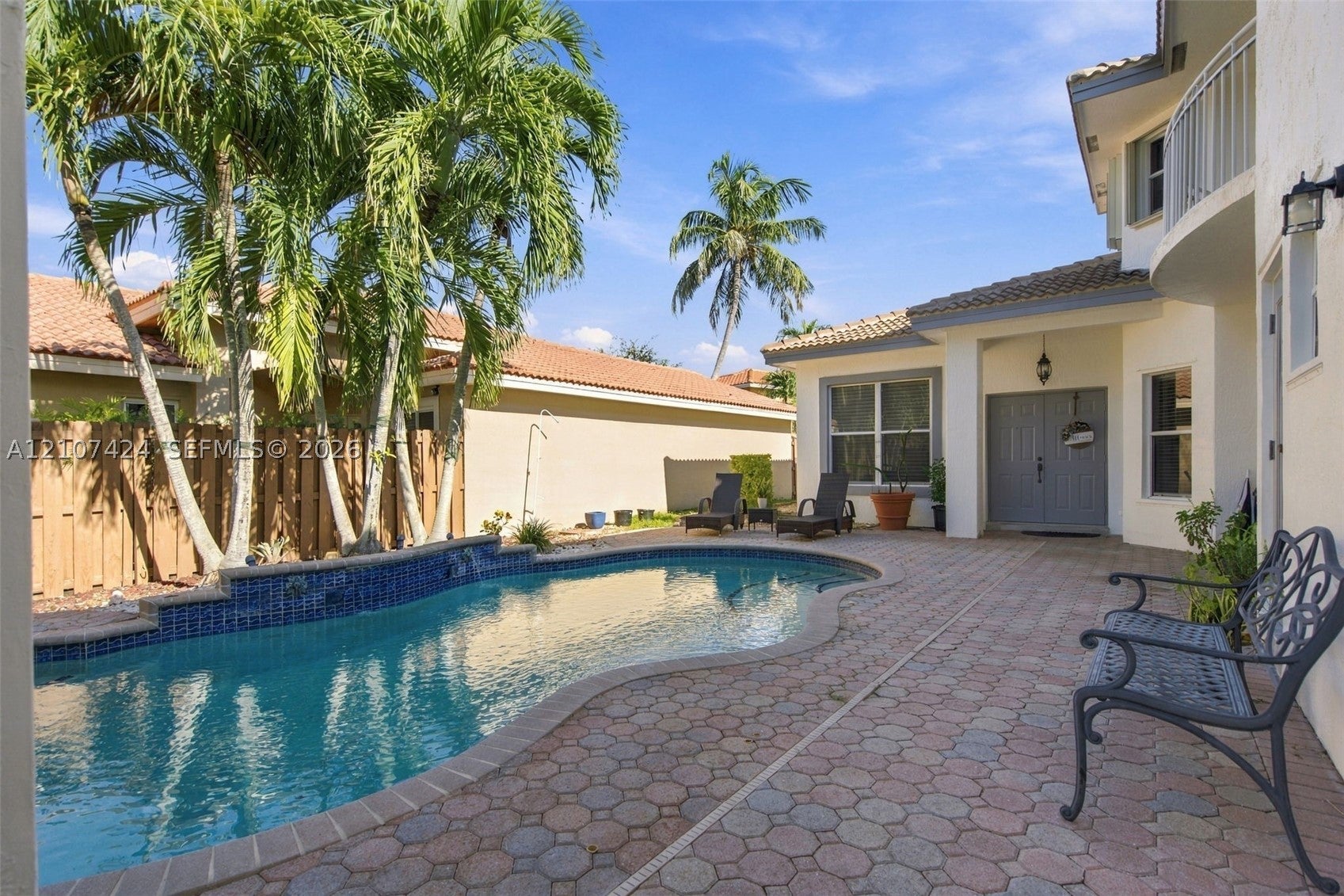 14702 Vista Luna Dr