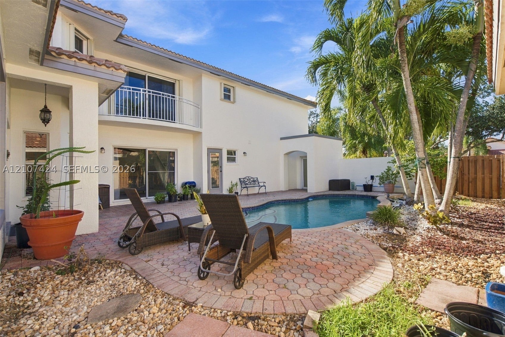 14702 Vista Luna Dr