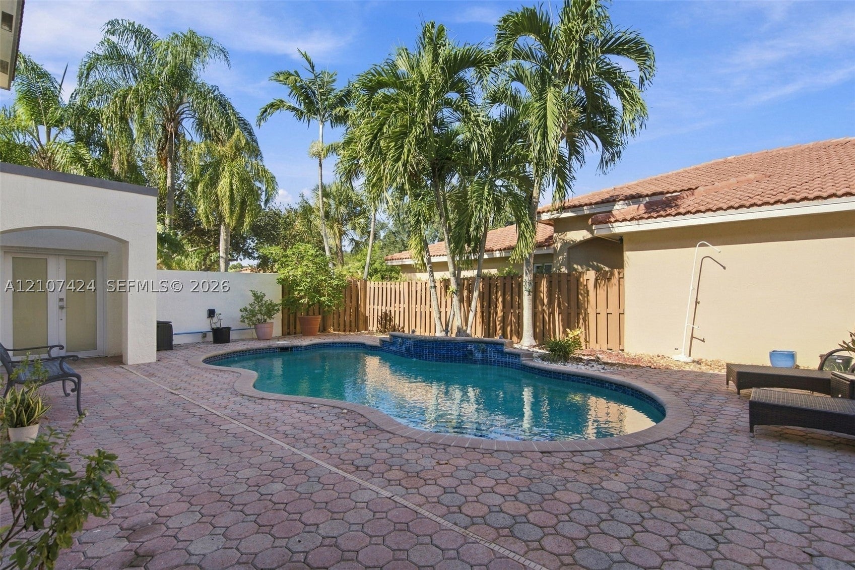14702 Vista Luna Dr