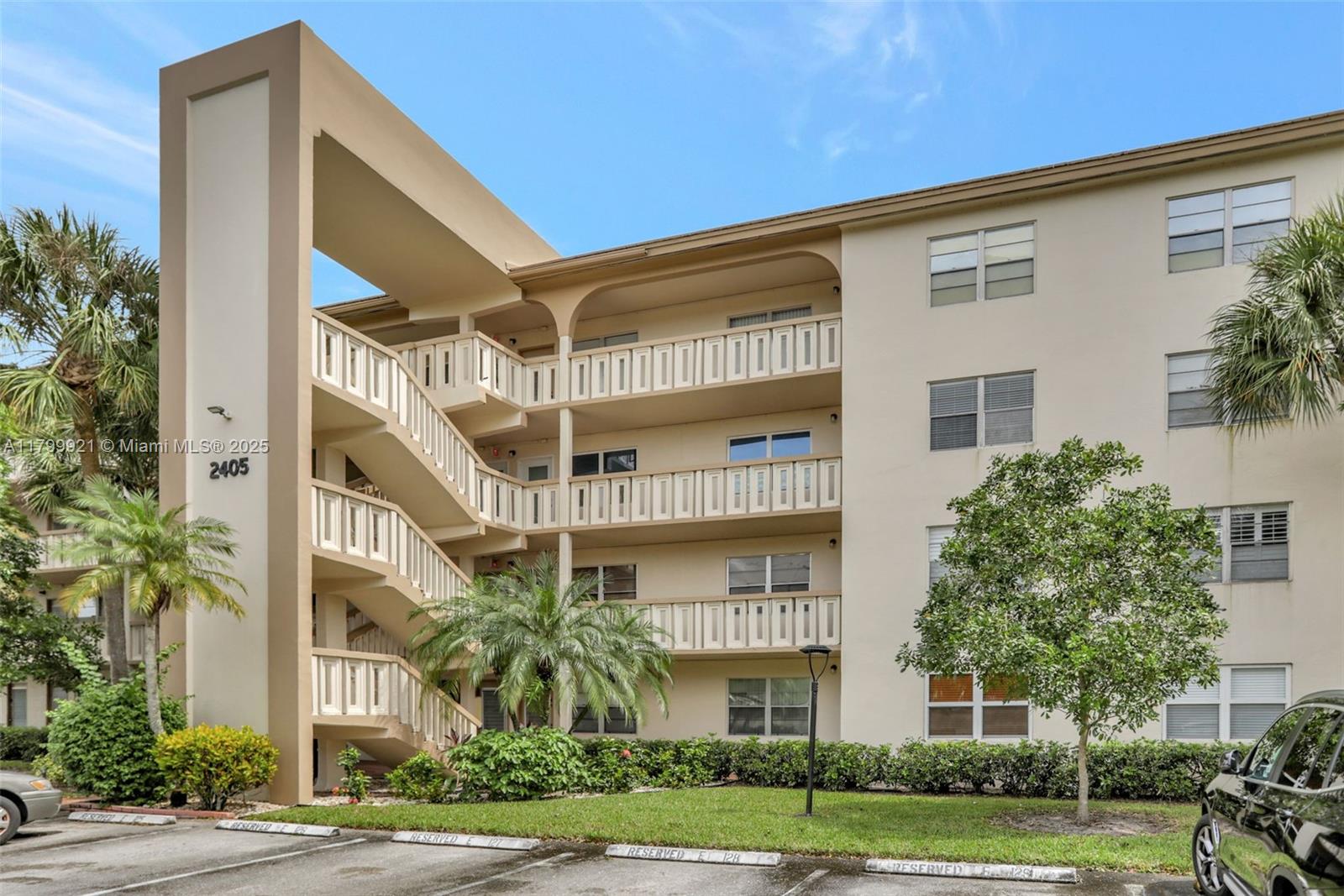 2405 Antigua Cir E1, Coconut Creek, Broward County, Florida - 1 Bedrooms  
2 Bathrooms - 