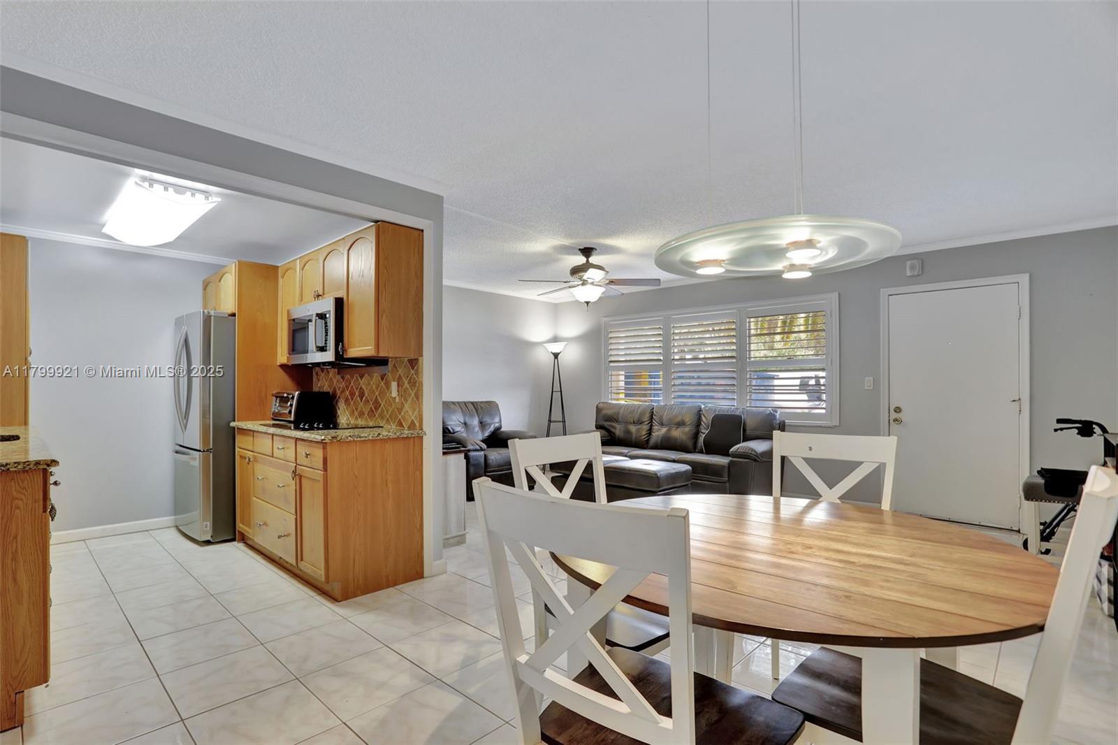 2405 Antigua Cir E1