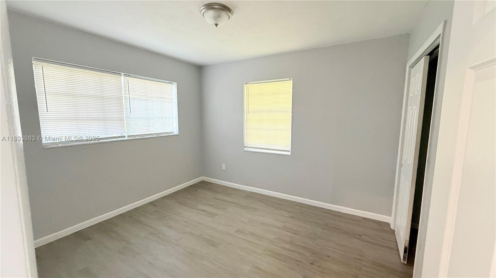 DIXIE HIGHWAY TRACK - Residential Lease