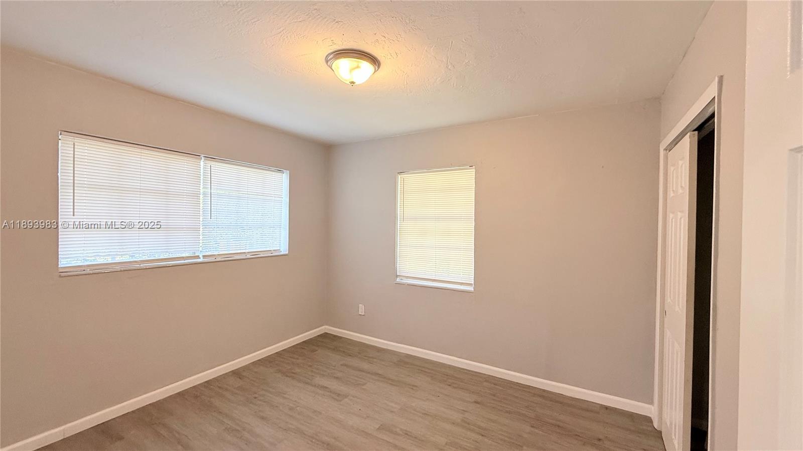 DIXIE HIGHWAY TRACK - Residential Lease