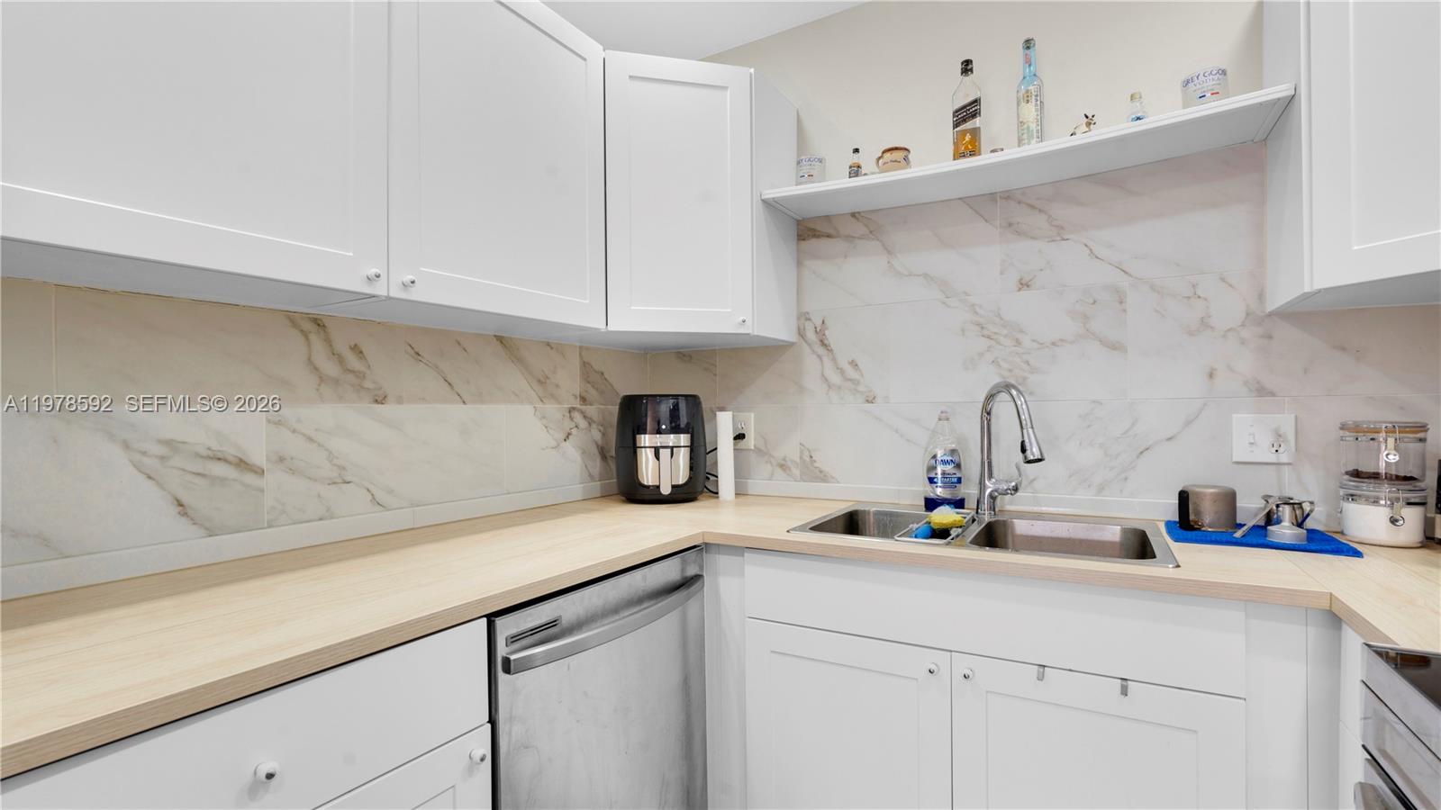 INVERRARY COUNTRY CLUB - Residential Lease