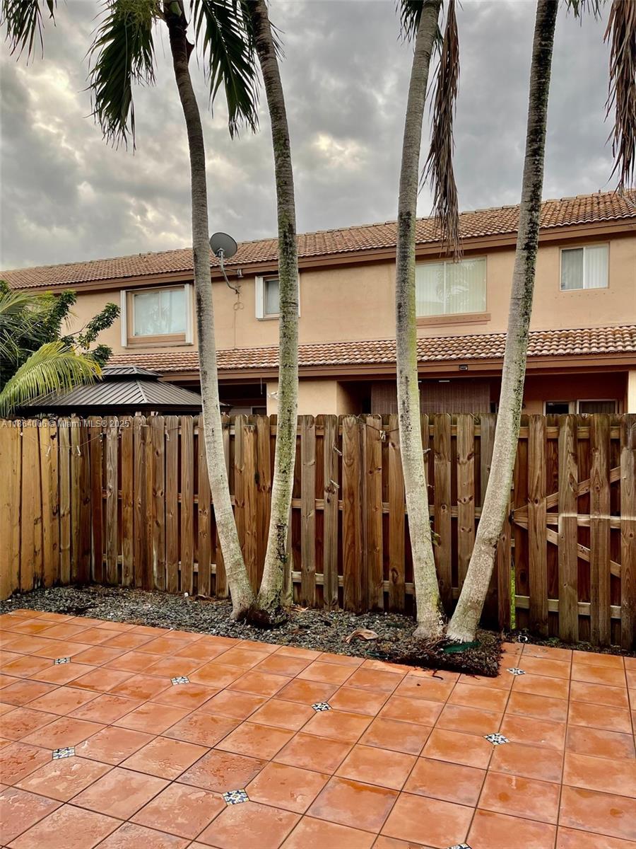 HEFTLERS LAGO MAR WEST - Residential