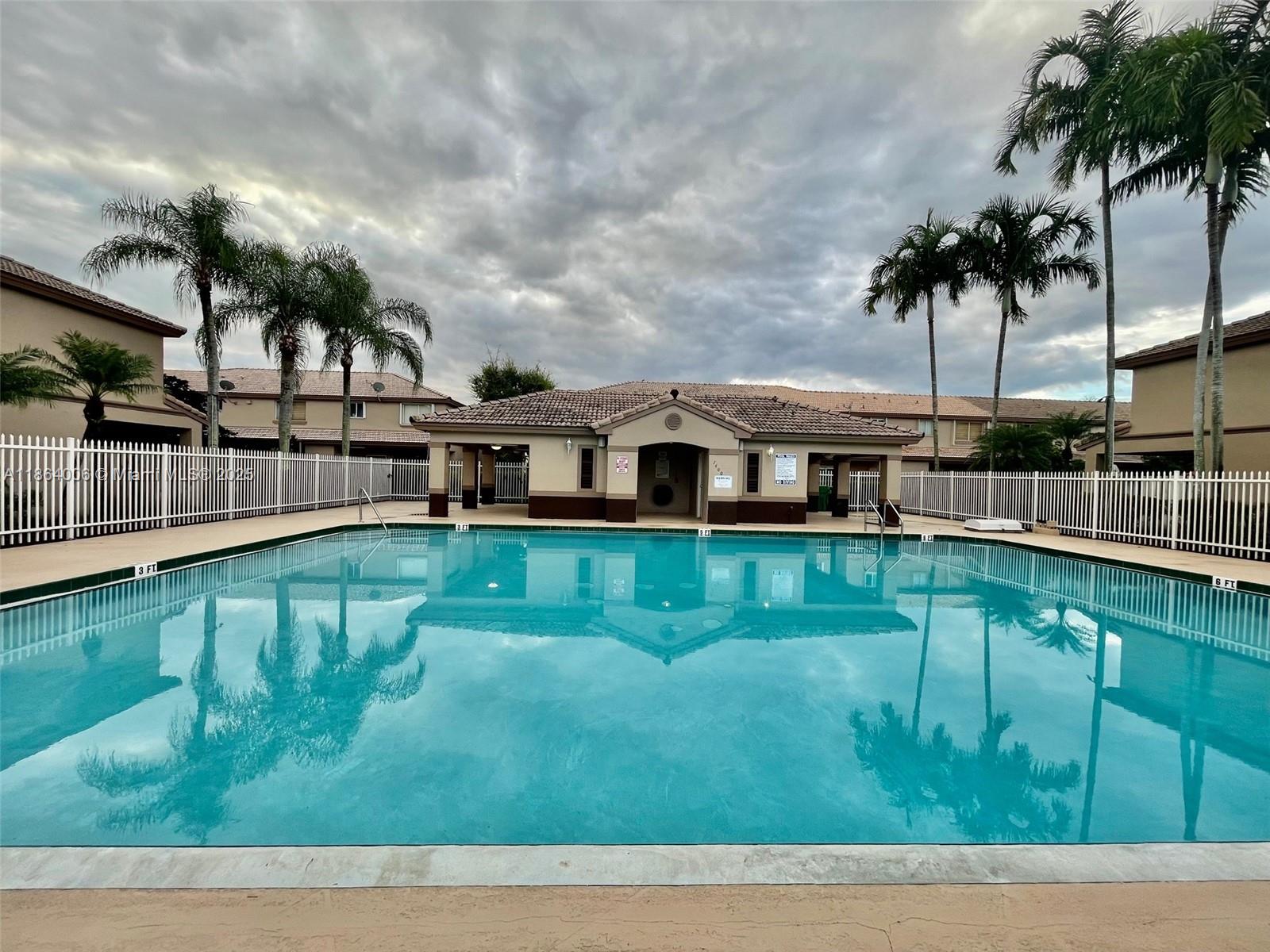 HEFTLERS LAGO MAR WEST - Residential