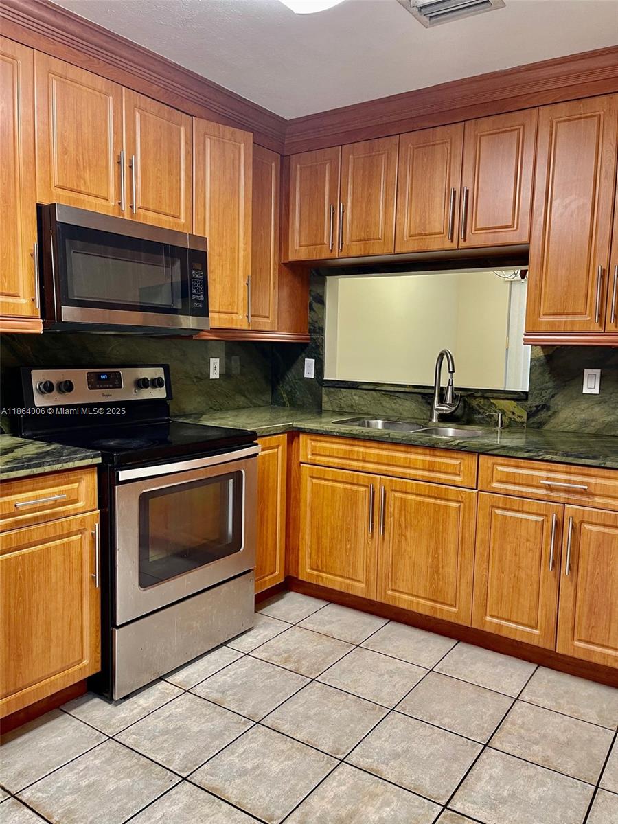 HEFTLERS LAGO MAR WEST - Residential