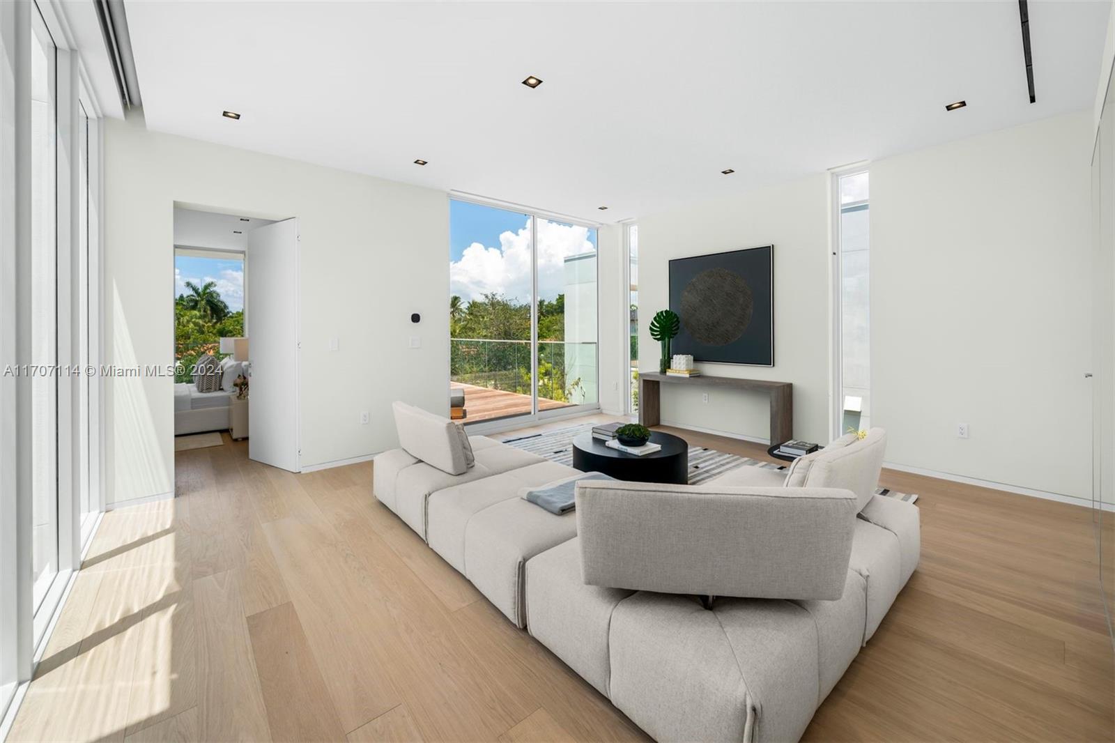 4701 NORTH MERIDIAN CONDO - Residential