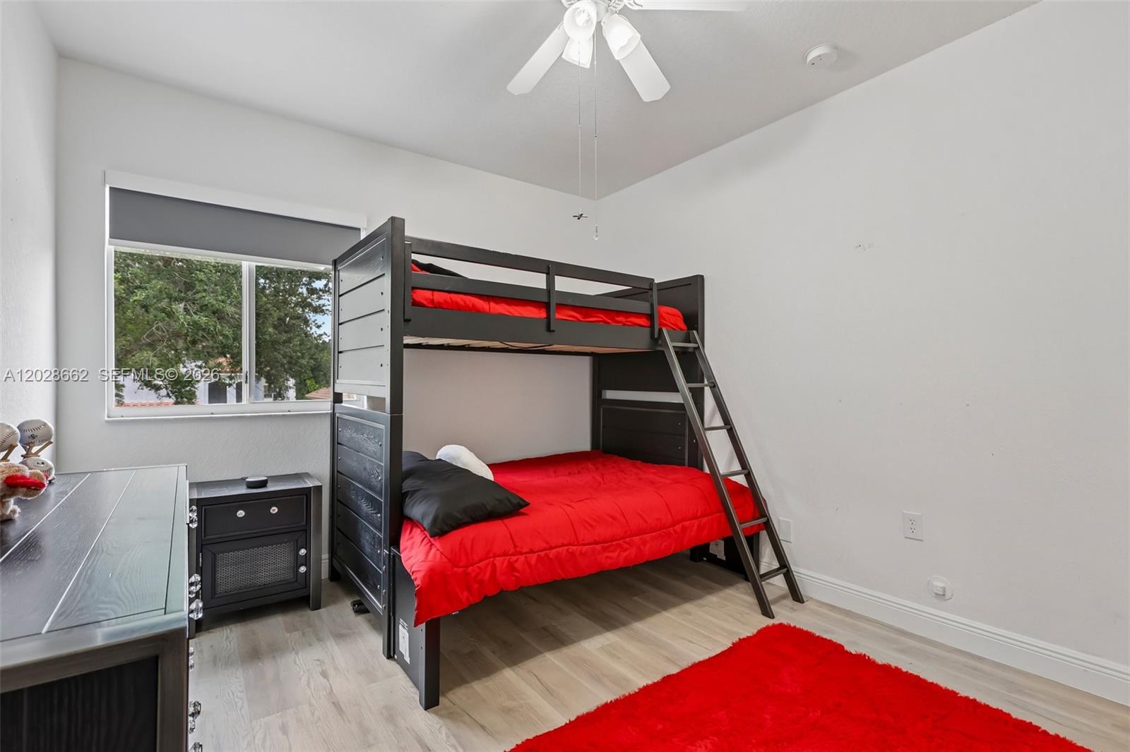 POD 10 AT MONARCH LAKES - Residential