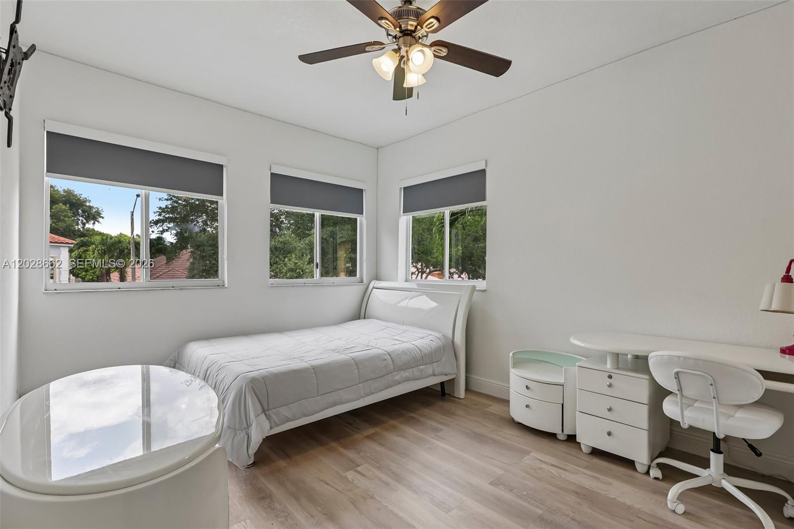 POD 10 AT MONARCH LAKES - Residential