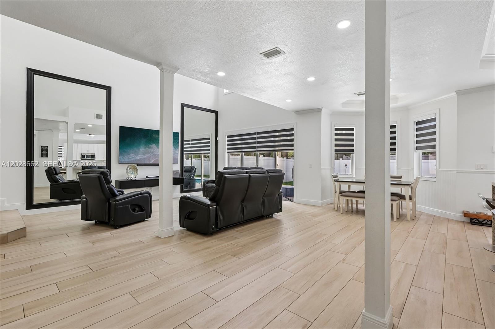 POD 10 AT MONARCH LAKES - Residential