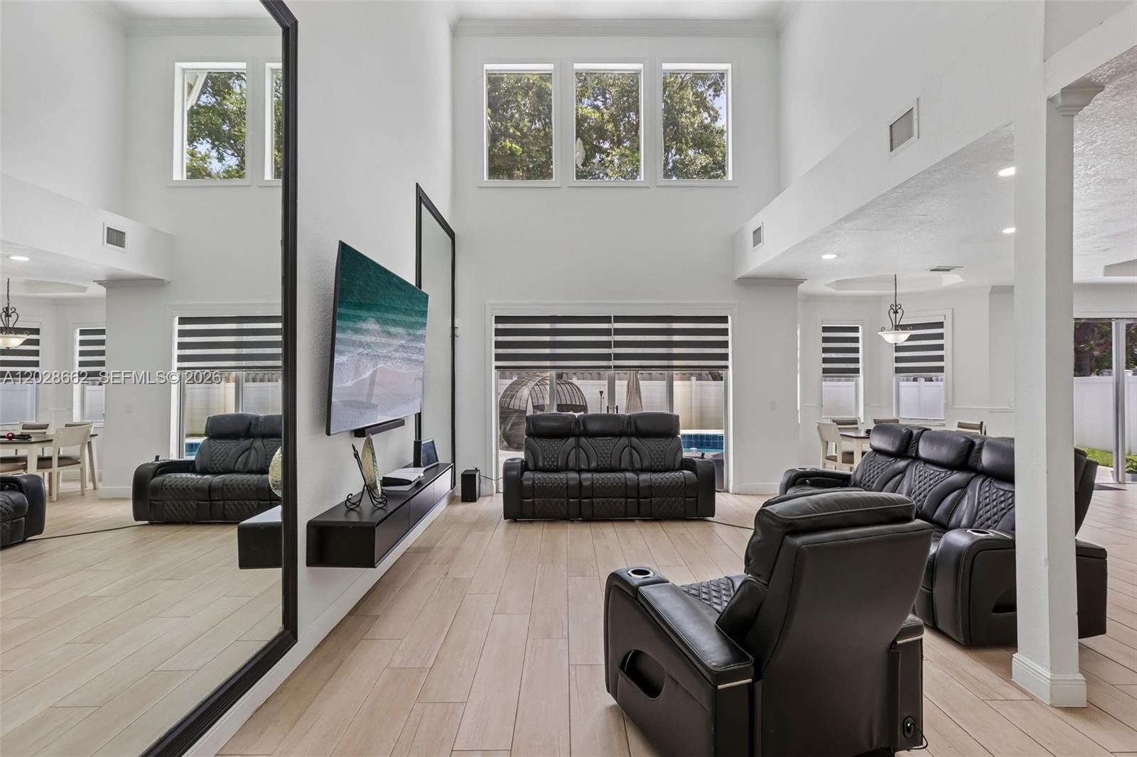 POD 10 AT MONARCH LAKES - Residential