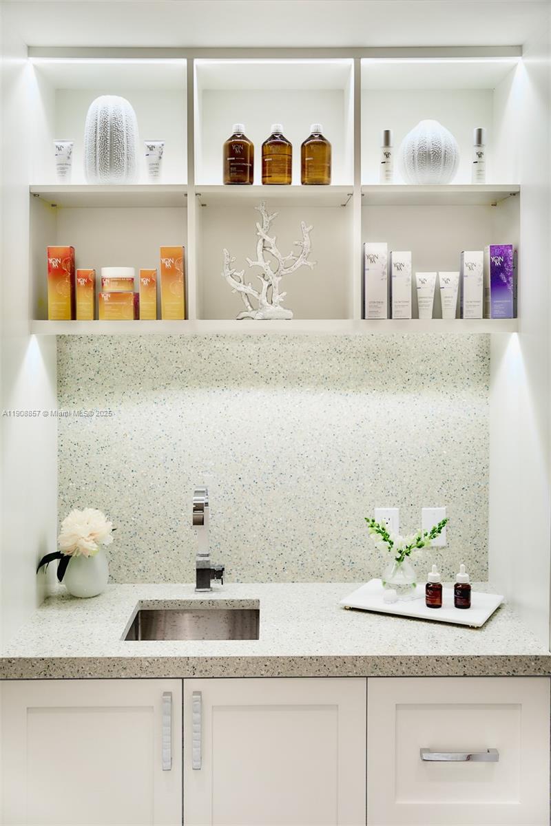 CLUB TOWER THREE CONDO - Residential Lease