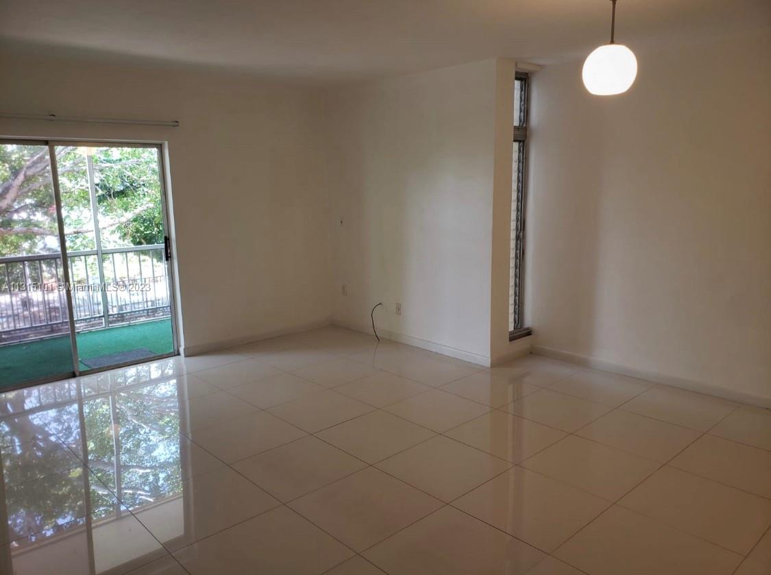 KEN-DADE CONDO - Residential